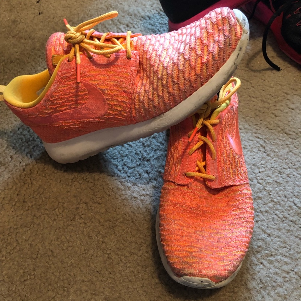 Nike Shoes - Picture 3 of 4